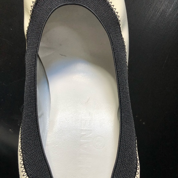 Chanel shoes - Picture 4 of 11